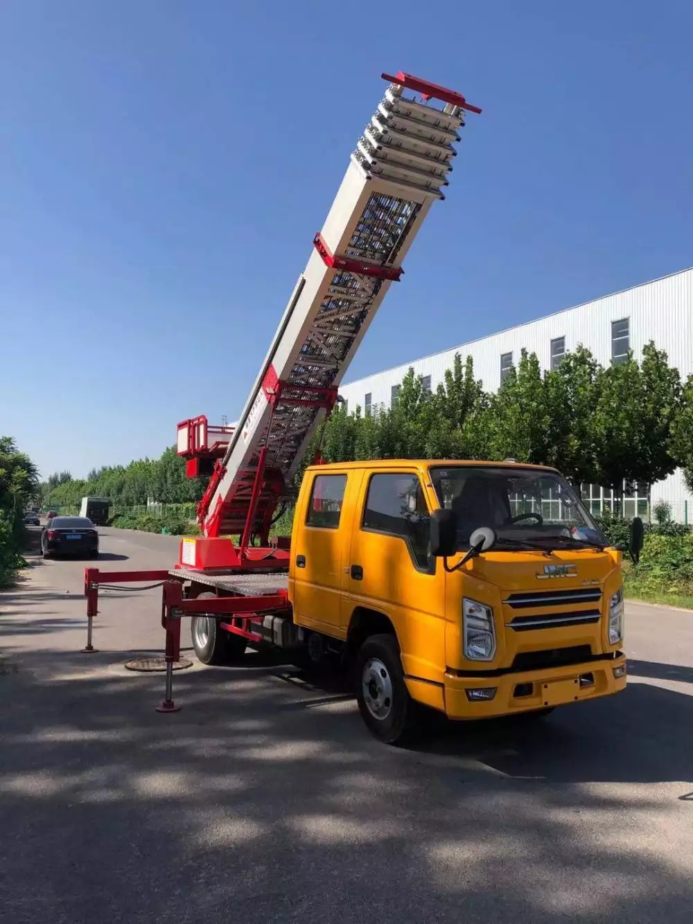 大竹附近的云梯车出租服务：轻松解决高空作业需求