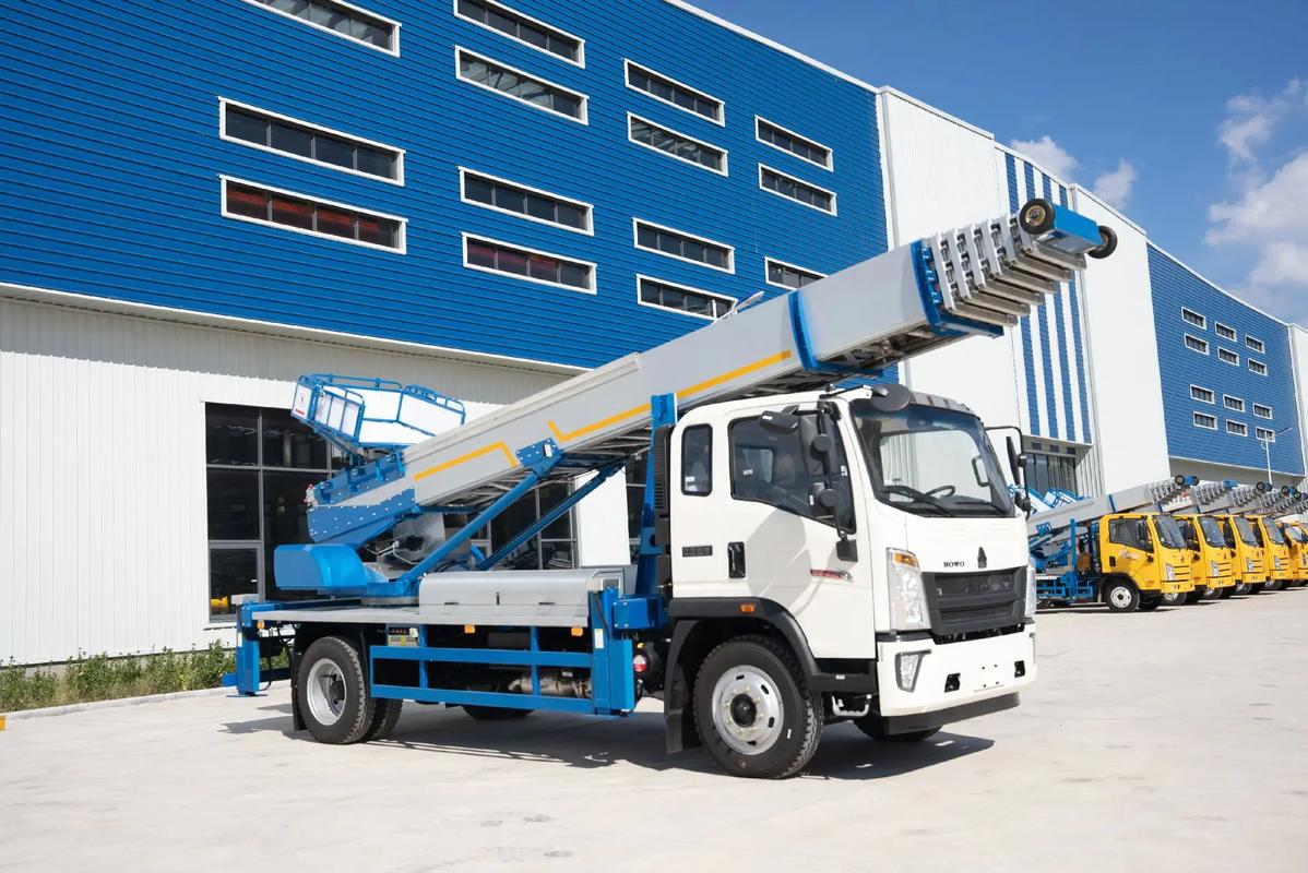 大竹出租云梯车高空作业车 建筑垃圾搬运